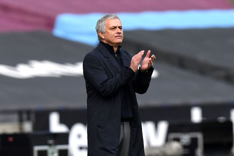 Mourinho 'đòi' 1 điểm cho Tottenham sau trận thua West Ham
