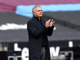 Mourinho 'đòi' 1 điểm cho Tottenham sau trận thua West Ham