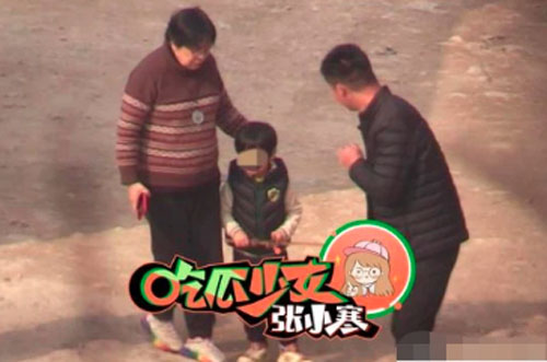 Con trai Angelababy xuất hiện giữa tin đồn bố mẹ ly hôn, ngoại hình càng lớn càng giống Huỳnh Hiểu Minh