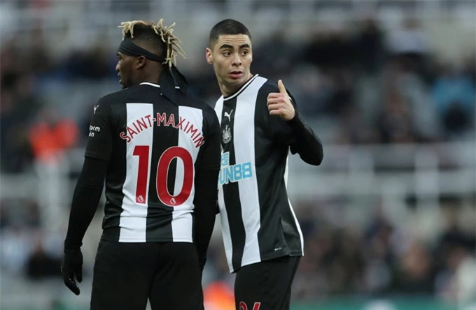 Almiron và Saint-Maximin đang là điểm tựa lớn nhất trên hàng công của Newcastle