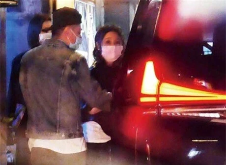 Hành động bất ngờ của Lâm Tâm Như - Hoắc Kiến Hoa giữa scandal ngoại tình: Soi kỹ lắm mới thấy cả hai khéo léo thế nào - Ảnh 5. Hành động bất ngờ của Lâm Tâm Như - Hoắc Kiến Hoa giữa scandal ngoại tình: Soi kỹ lắm mới thấy cả hai khéo léo thế nào - Ảnh 5.