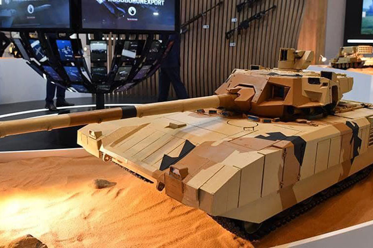 Mô hình xe tăng T-14 Armata xuất hiện ấn tượng tại IDEX-2021