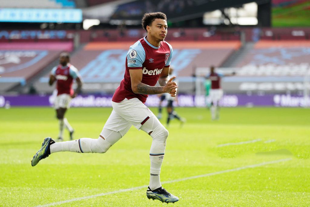 Đội hình tiêu biểu vòng 25 Premier League: Vinh danh Lingard