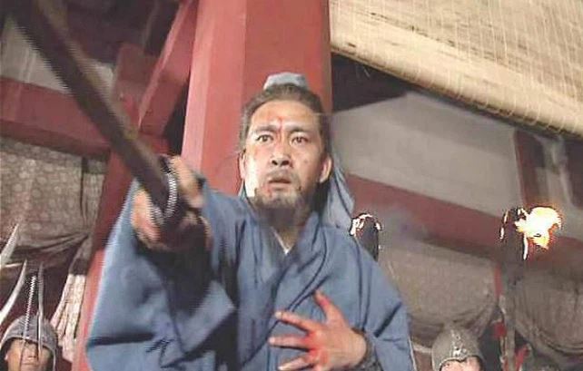 Quan Vũ bị tiêu diệt, bộ hạ dưới trướng giả chết lừa quân Ngô để về đất Thục, sau này trở thành trụ cột của nhà Thục Hán