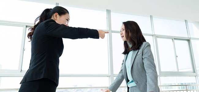 Phụ nữ khí chất đừng tranh cãi với 3 kiểu người này kẻo lại mang thiệt vào thân