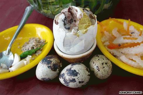 Những món ăn Việt được coi là thách thức lớn nhất với người nước ngoài 