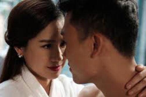 Đêm tân hôn, chồng bật khóc xin vợ đừng động vào người