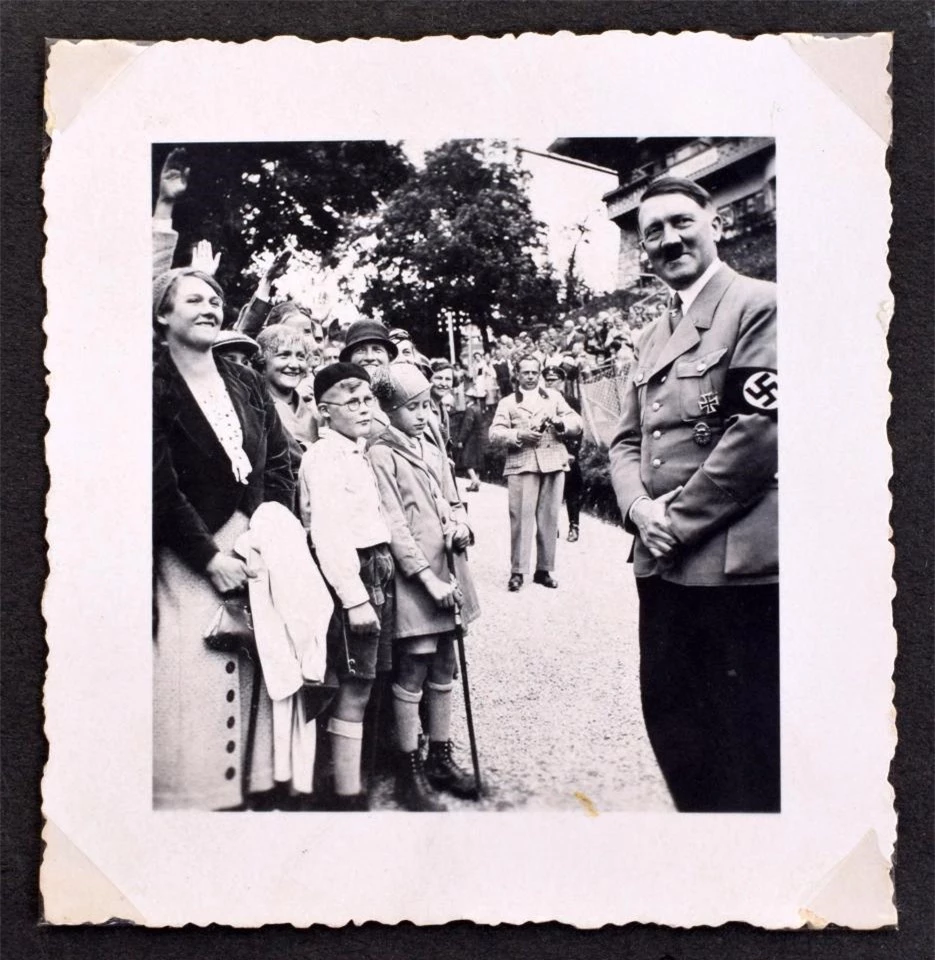 Những hình ảnh chưa từng thấy về Hitler