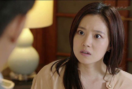 Vừa trở về nhà, tôi bàng hoàng trước câu nói của hàng xóm về vợ trong những ngày chồng về quê ăn Tết