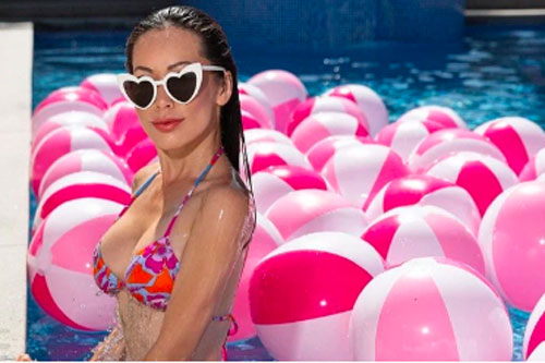 Cuộc sống xa xỉ của nữ triệu phú xuất thân hoàng tộc, lấy chồng siêu giàu ở Hollywood