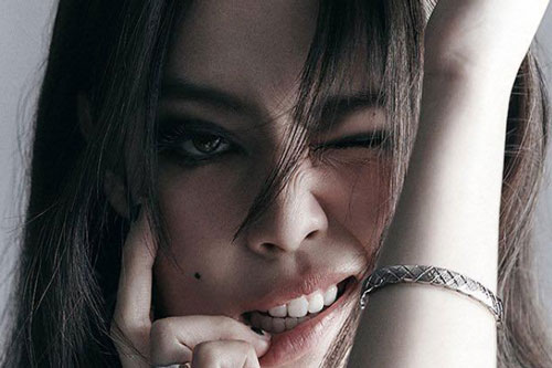 Jennie (BLACKPINK) biến hoá nổi loạn, cá tính trên tạp chí Vogue