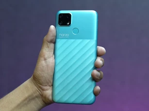 Trên tay Realme Narzo 30A: RAM 4 GB, pin 6.000 mAh, sạc 18W, 2 camera sau, giá siêu rẻ