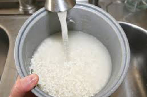 Sai lầm khi nấu cơm nhiều bà nội trợ mắc phải