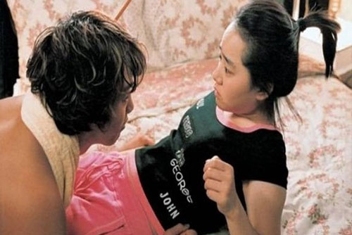 Cưới vợ U40, đêm tân hôn tôi choáng váng khi biết cô ấy vẫn còn thứ này