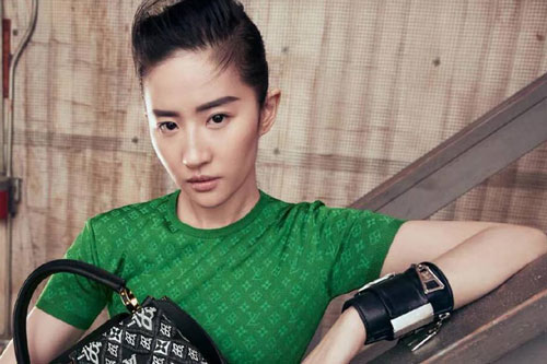 Lưu Diệc Phi bất ngờ bị thương hiệu thời trang nổi tiếng thế giới gỡ bỏ chức danh đại sứ?