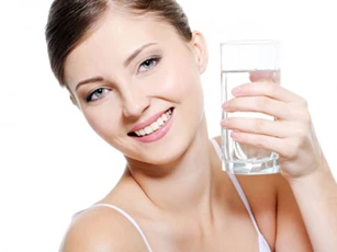 4 sai lầm khi uống nước ảnh hưởng nghiêm trọng tới sức khỏe