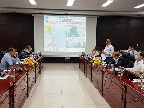 Được ủy quyền của lãnh đạo UBND TP, Phó Giám đốc Sở GTVT Đà Nẵng Lê Thành Hưng khẳng định quan điểm xuyên suốt của TP Đà Nẵng là chỉ quy hoạch cảnh quan, phát triển du lịch trên sông Hàn