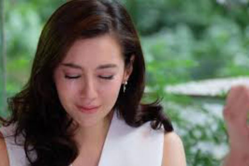 Mỗi khi nhìn thấy chồng nằm cuộn tròn trên giường, em chỉ muốn nổi điên