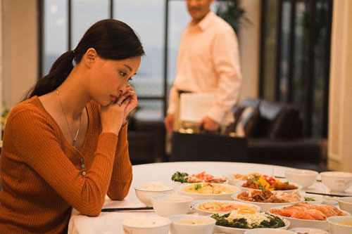 Đêm tân hôn đầy nước mắt của cô gái nghèo