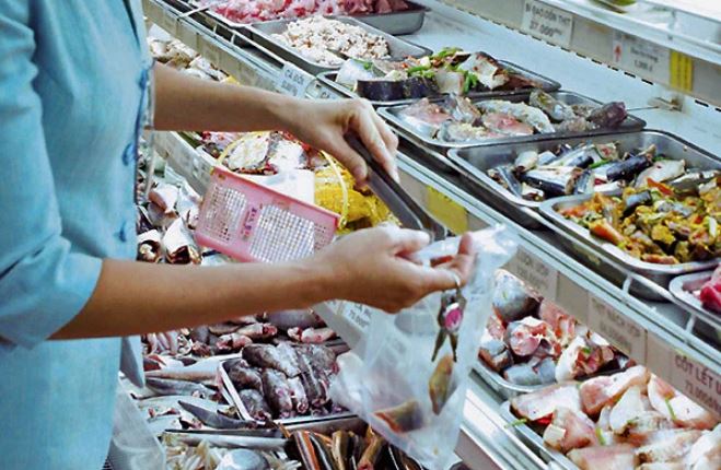 Nhân viên bán hàng tiết lộ: Những đồ ăn chứa đầy vi khuẩn trong siêu thị, không đảm bảo vệ sinh chớ dại mua