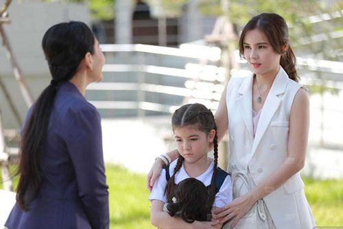 Mẹ chồng hứa đuổi nhân tình của con trai nhưng đến khi nghe tiếng trẻ con khóc trong nhà, nàng dâu mới nhận ra sự thật oan trái