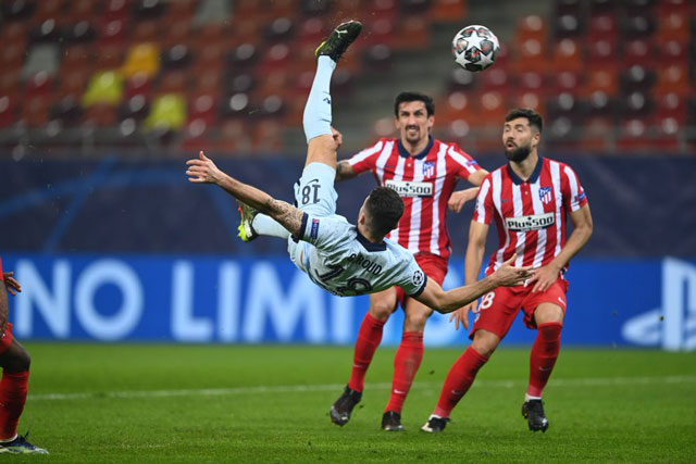 Chelsea đánh bại Atletico bằng cú móc bóng không tưởng của Giroud