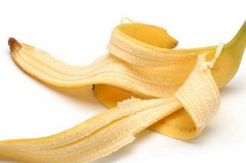 Mẹo làm trắng răng từ vỏ chuối chín