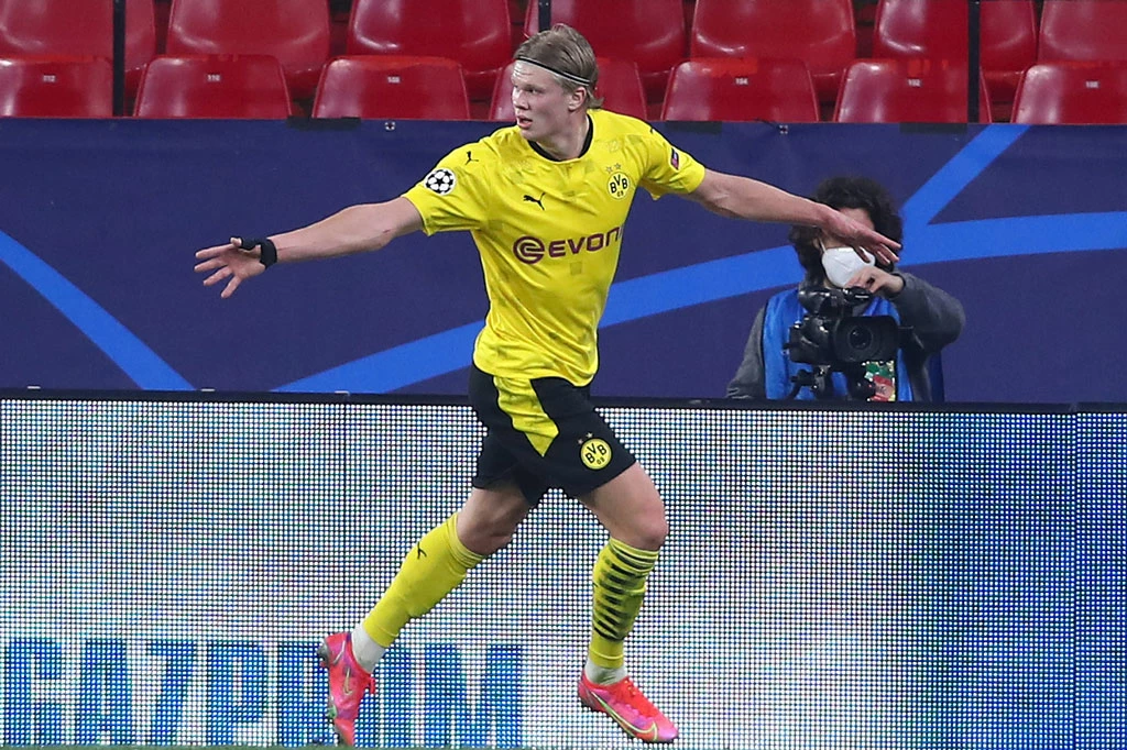 Tiền đạo: Erling Haaland (Borussia Dortmund).