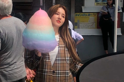 Nancy (MOMOLAND) bị đào bới loạt ảnh "bụng bia" béo núc chỉ vì tin hẹn hò của G-Dragon và Jennie (BLACKPINK), chuyện gì thế này?