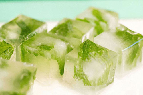 5 công thức dưỡng da bằng đá viên khiến da đẹp căng bóng không thể ngờ