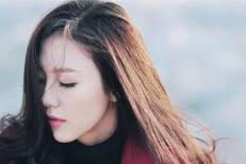 Mới lấy chồng giàu được một tháng, em gái đã nước mắt ròng ròng hỏi xin tôi mẫu đơn ly hôn