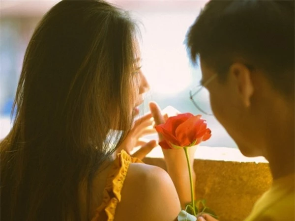 5 ‘VÙNG CẤM’ của đàn ông, chỉ người phụ nữ được yêu hết lòng mới có quyền CHẠM VÀO - Ảnh 2 dan ong yeu that long 2