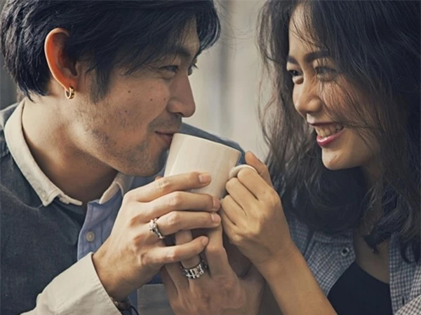 5 ‘VÙNG CẤM’ của đàn ông, chỉ người phụ nữ được yêu hết lòng mới có quyền CHẠM VÀO - Ảnh 3 dan ong yeu that long 3