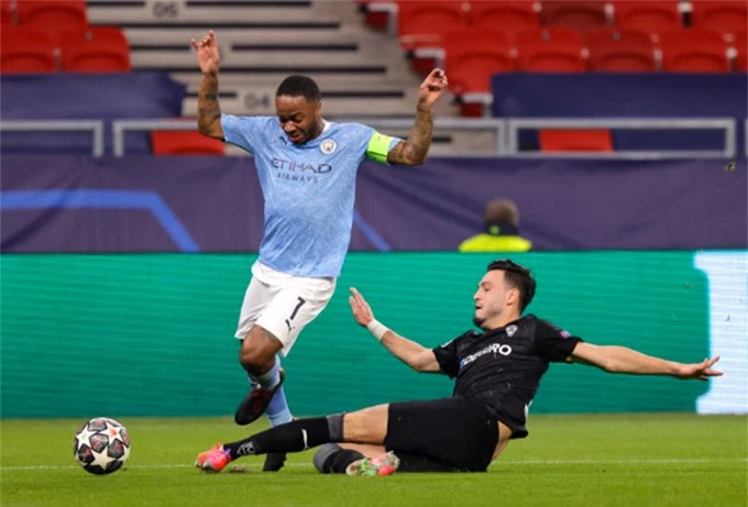 Sterling mờ nhạt trong ngày Man City thể hiện sức mạnh vượt trội trước M'Gladbach