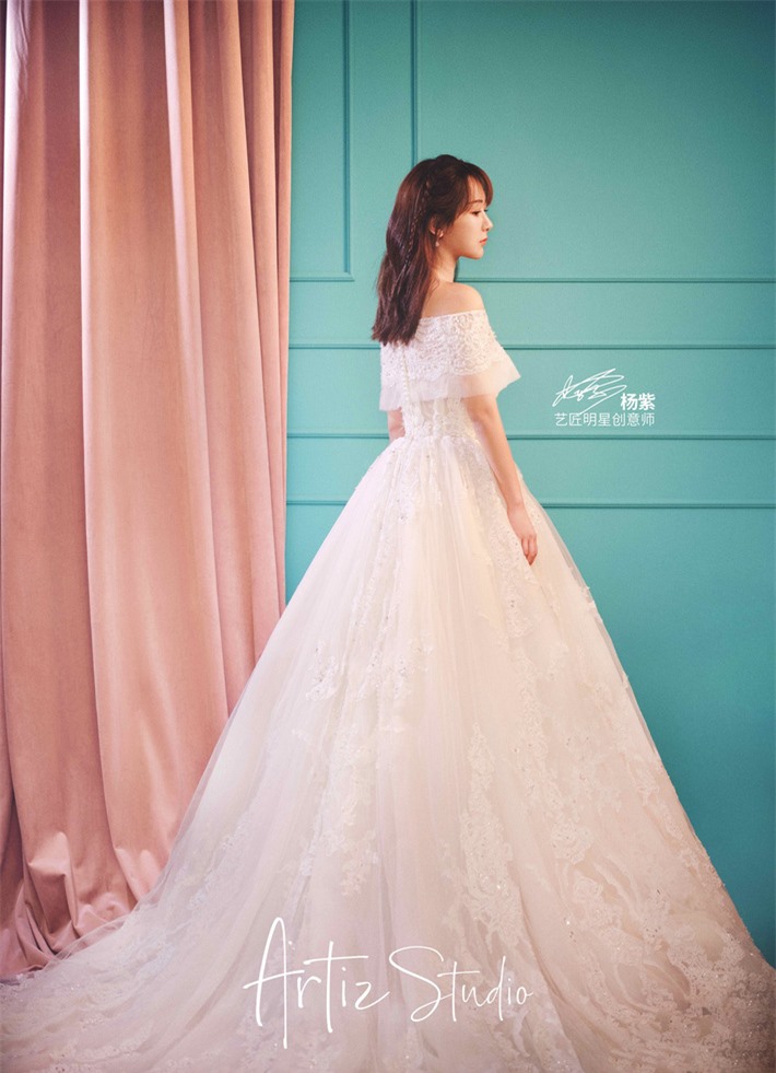 Dương Tử chụp ảnh quảng cáo váy cưới bị phát hiện dùng thế thân cho phần  tay và lưng cư dân mạng mỉa mai Thật chuyên nghiệp