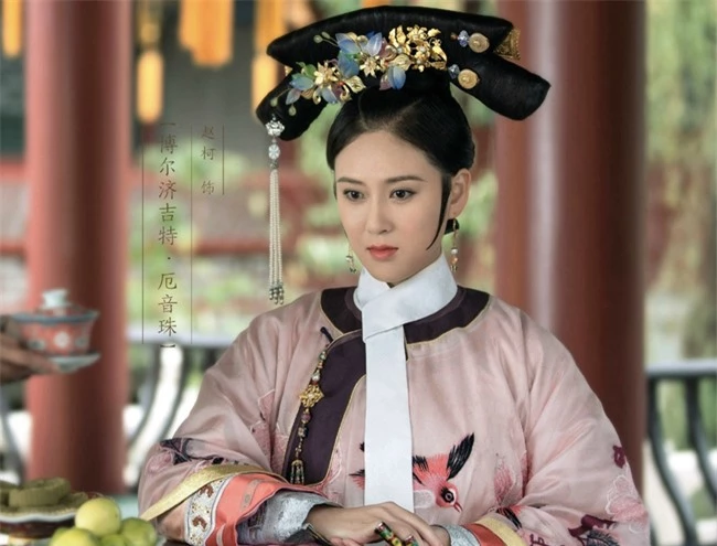Phi tần "mệnh khổ" của Hoàng đế Khang Hi: Đau đớn vì con gái chết yểu và mất đi khả năng sinh nở, cuối đời được nhiều Hoàng đế nhà Thanh tôn kính - Ảnh 1. Phi tần "mệnh khổ" của Hoàng đế Khang Hi: Đau đớn vì con gái chết yểu và mất đi khả năng sinh nở, cuối đời được nhiều Hoàng đế nhà Thanh tôn kính - Ảnh 1.