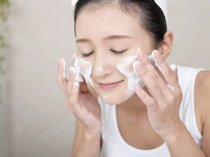 Cách làm đẹp da mặt đơn giản mỗi ngày cho người bận rộn