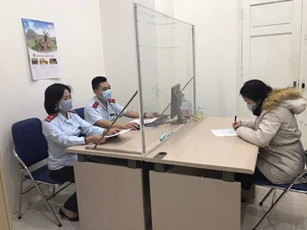 Hà Nội xử phạt hai cá nhân đăng tải thông tin sai sự thật về dịch Covid-19 lên Facebook