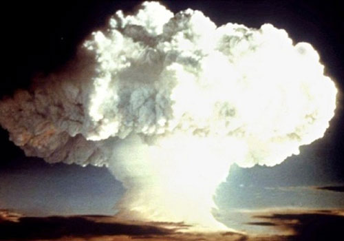 Báo Thụy Sĩ: Thế giới cần kiềm chế chạy đua vũ khí hạt nhân