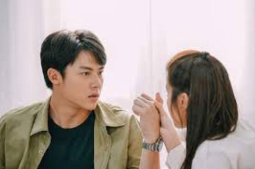 Sáng tôi vừa bán đồng nát mớ giấy vụn, ngờ đâu chiều chồng về hốt hoảng đi tìm 30 triệu trong đống giấy tờ đó