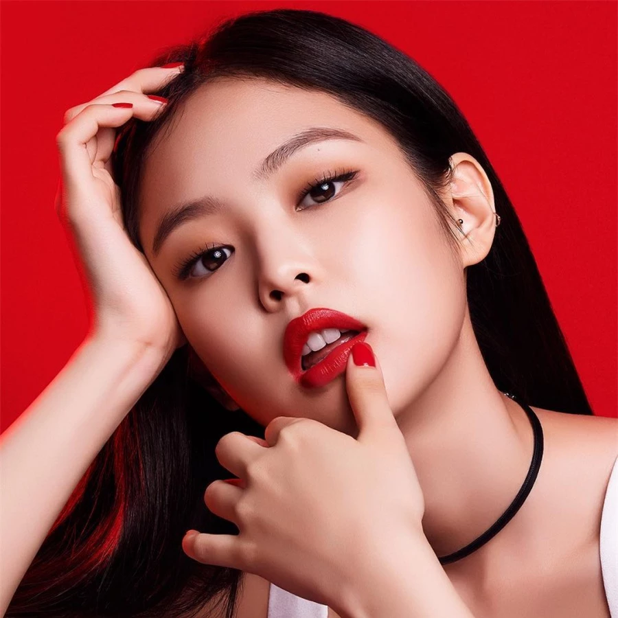 jennie-red-lips-1