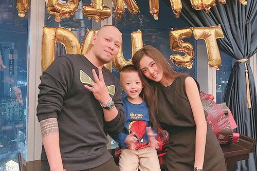 Lâm Á Hân đăng ảnh hội ngộ với chồng cũ dù từng tố bị phản bội