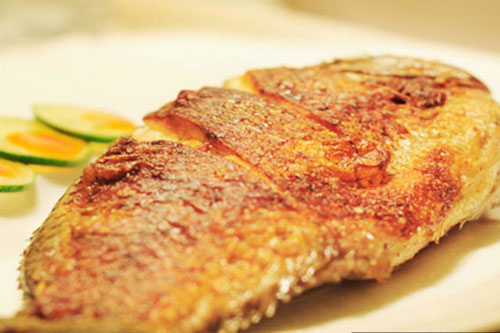 Bật mí tuyệt chiêu rán cá vàng giòn, không sát chảo thơm ngon hơn ngoài hàng