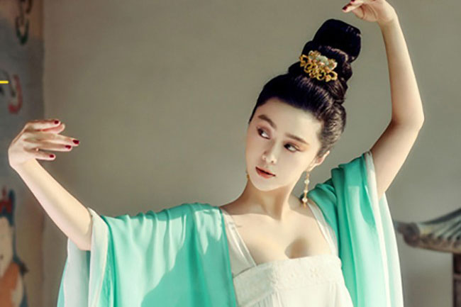 Chuyện làm đẹp của hậu cung: Giảm cân bằng mọi giá để đổi lấy sự sủng ái của vua