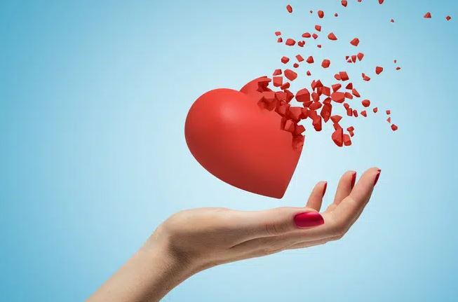 Mẹ đơn thân ân hận vì trót tin những lời "đường mật"