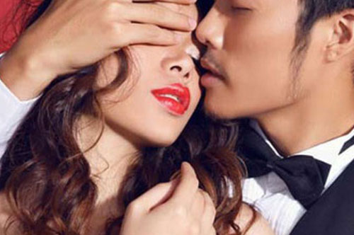 Làm đẹp để giữ chồng và đêm 'tân hôn' bẽ bàng sau 2 năm xa cách