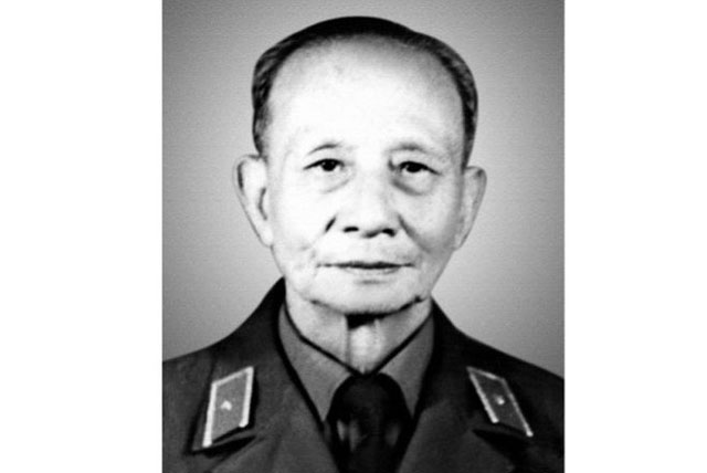 Cha tôi, từ chàng sinh viên 'trường Tây' đến người thầy thuốc - Anh hùng