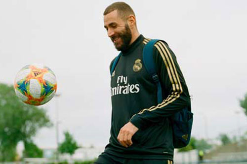 Benzema ngắm đích derby Madrid