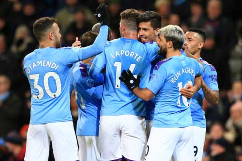 Kết quả Man City 2-1 West Ham: Cặp trung vệ cùng ghi bàn, Man City thắng 14 vòng liên tiếp