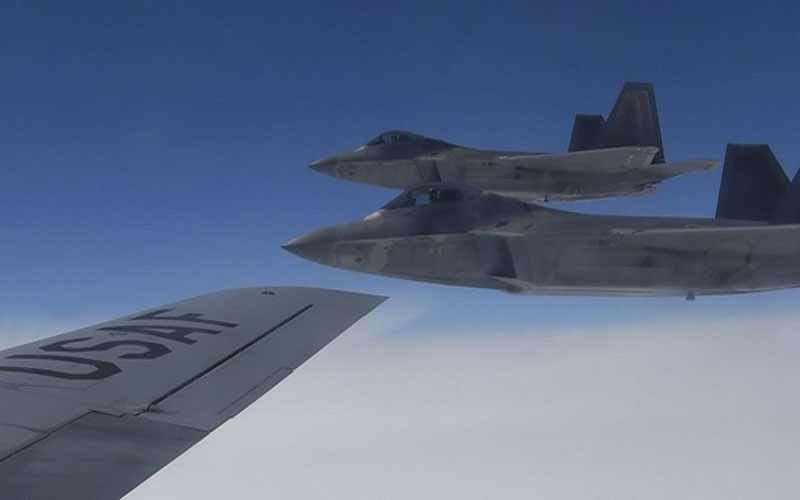 Máy bay ném bom B-1B và tiêm kích F-35 của Mỹ tiếp cận biên giới Nga một cách nguy hiểm